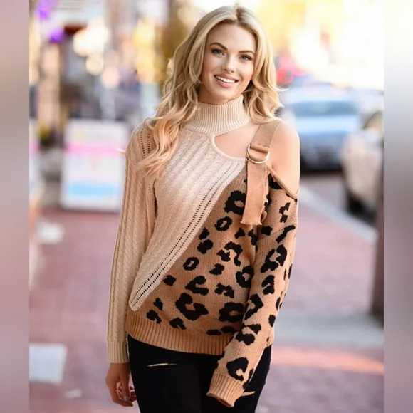 5/$50 EUC Andreé By Unit The Kendall Sweater Cold Shoulder Leopard Buckle Sz.S - Picture 6 of 9